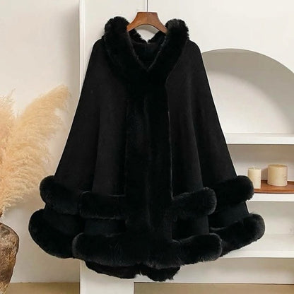 Flauschiger Kapuzen-Poncho