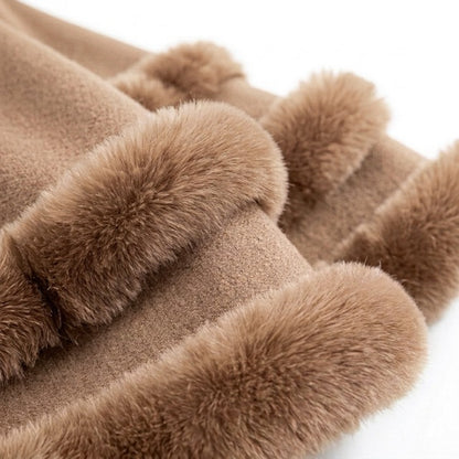 Flauschiger Kapuzen-Poncho