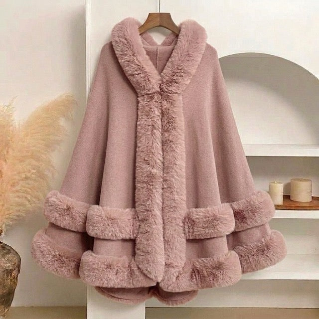 Flauschiger Kapuzen-Poncho