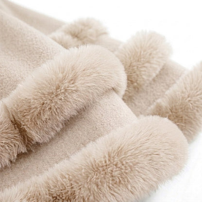 Flauschiger Kapuzen-Poncho