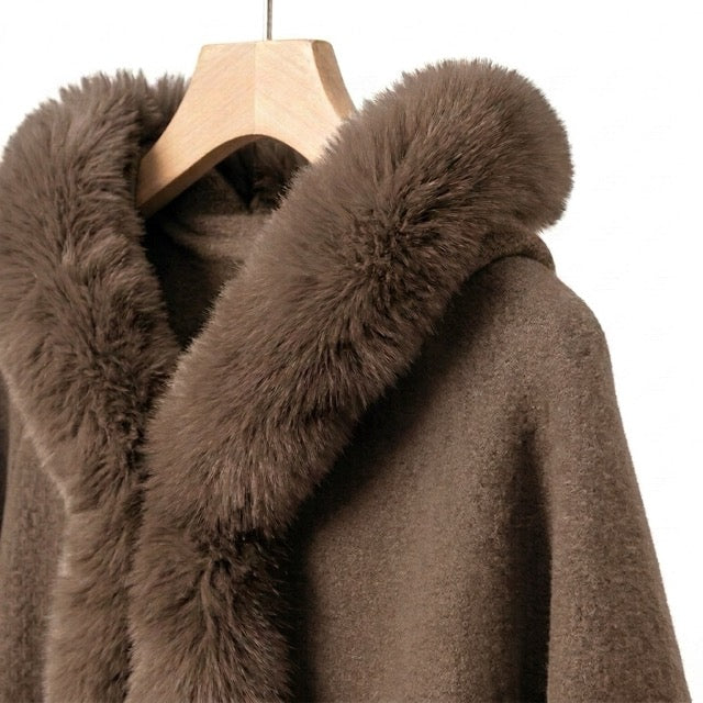 Flauschiger Kapuzen-Poncho