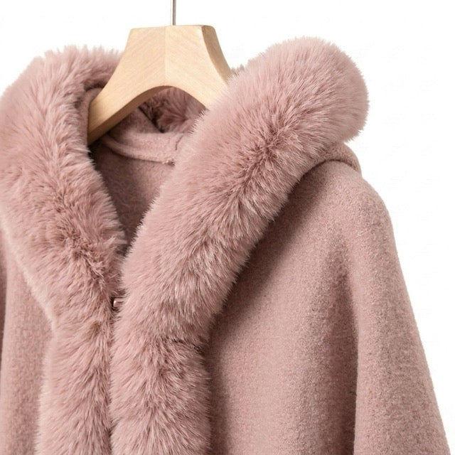 Flauschiger Kapuzen-Poncho