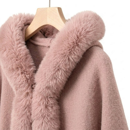 Flauschiger Kapuzen-Poncho