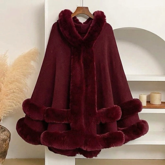 Flauschiger Kapuzen-Poncho